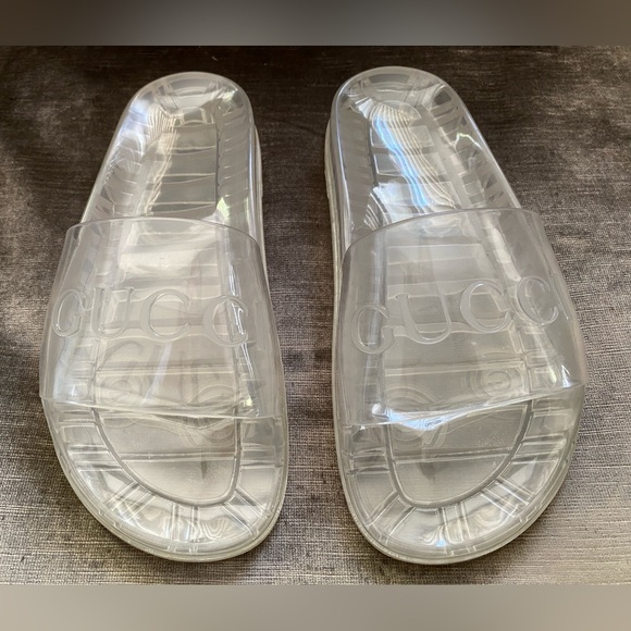 ✨PREOWNED ✨💯% AUTHENTIC GUCCI RUBBED SANDAL - Picture 1 of 7